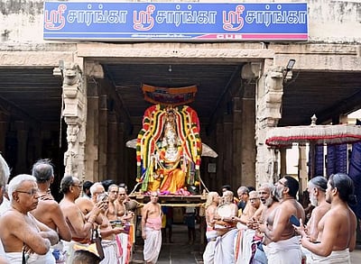 சாரங்கபாணி கோயிலில் உதய கருட சேவை