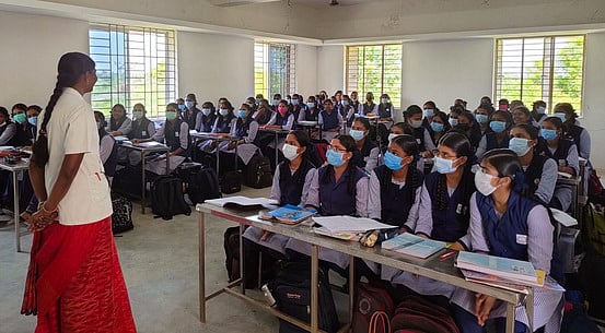 ஆசிரியா்கள் ஆச்சாரியா்களாக மாற வேண்டும்!