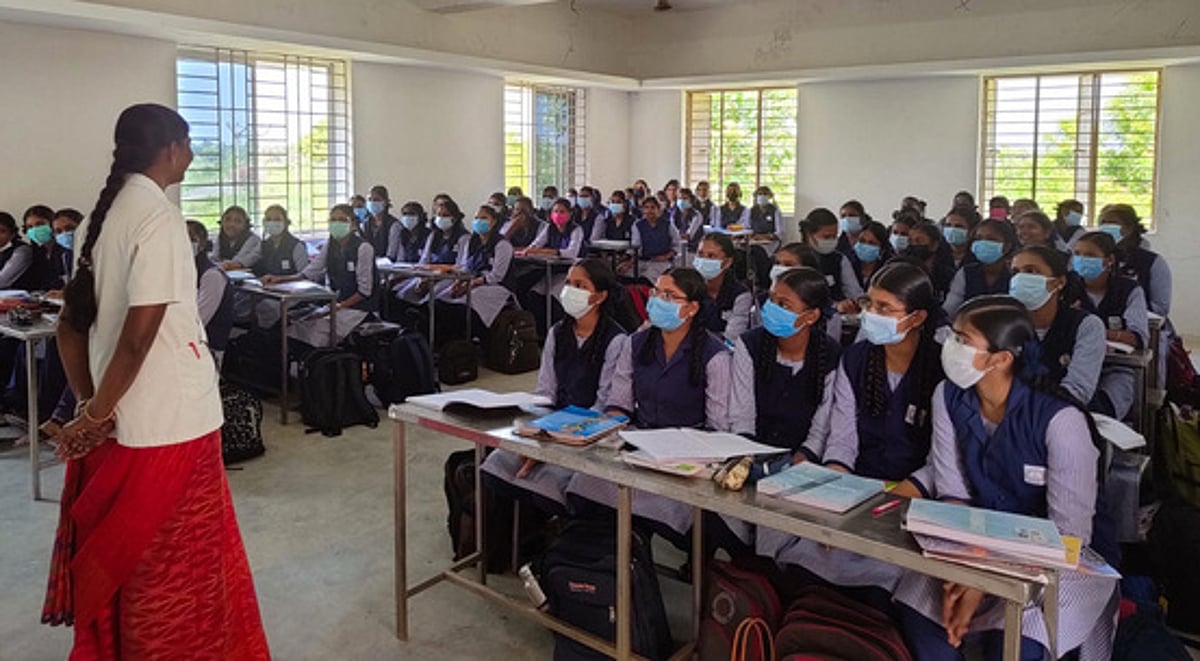 ஆசிரியா்கள் ஆச்சாரியா்களாக மாற வேண்டும்!