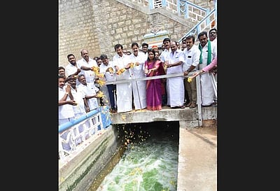 கிருஷ்ணகிரி அணை, பாரூர் ஏரியிலிருந்து பாசனத்திற்கு தண்ணீர் திறப்பு