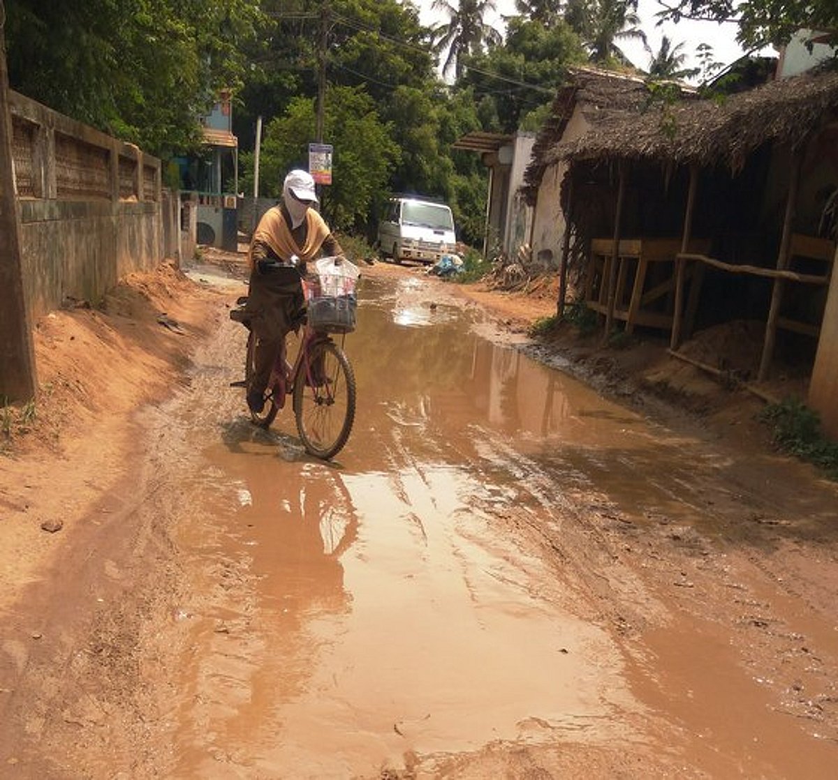 ‘4 ஆண்டுகள் ஆகியும் மந்தகதியில் பொன்னேரி புதை சாக்கடை திட்டப் பணிகள்’: பொதுமக்கள் அவதி