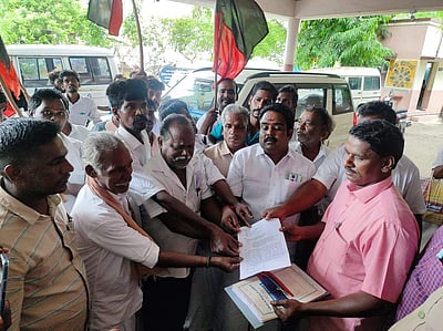 பண்ருட்டி ஊராட்சி ஒன்றிய அலுவலகம் முற்றுகை