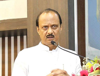 அமைச்சர்களுடன் அஜித் பவார் அவசர ஆலோசனை!