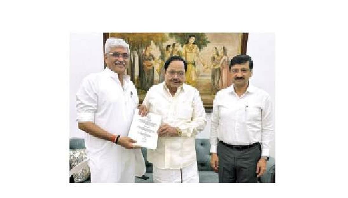 9.2 டிஎம்சி தண்ணீரை காவிரியில் கர்நாடகம் திறந்துவிட வேண்டும்: மத்திய அமைச்சரிடம் துரைமுருகன் நேரில் வலியுறுத்தல்