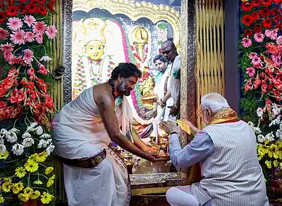 வாரங்கல் காளி கோயிலில் பிரதமர் மோடி வழிபாடு!