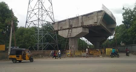 மதுரை- தேனி சாலையில் மேம்பாலம் கட்டுமானப் பணிகள் விரைவுப்படுத்தப்படுமா?