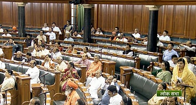 தொடரும் அமளி: 9-வது நாளாக நாடாளுமன்றம் முடங்கியது!