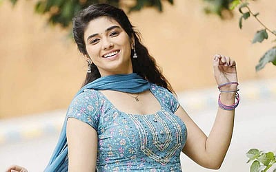 அலறவிடும் பிரக்யா நாக்ராவின் சமீபத்திய ஸ்டில்ஸ்