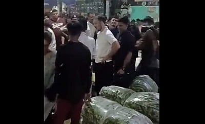 தில்லி காய்கறி சந்தையை திடீர் விசிட் அடித்த ராகுல்! 