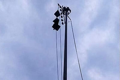 தூத்துக்குடி துறைமுகத்தில் முதலாம் எண் புயல் எச்சரிக்கை கூண்டு ஏற்றம்