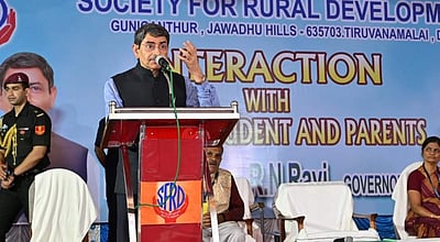 நீட் விலக்கு மசோதா: ஆளுநர் ரவியுடன் பெற்றோர் வாக்குவாதம்