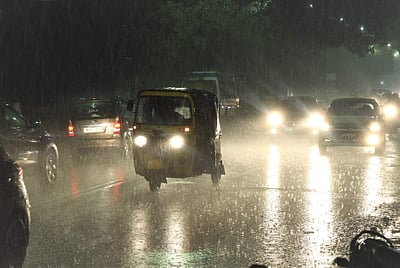 சென்னையில் கொட்டித் தீர்த்த கனமழை - புகைப்படங்கள்