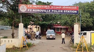 ஆரோவில் அருகே கள்ளக்காதல் விவகாரத்தில் ஒருவர் கத்தியால் குத்திக் கொலை!