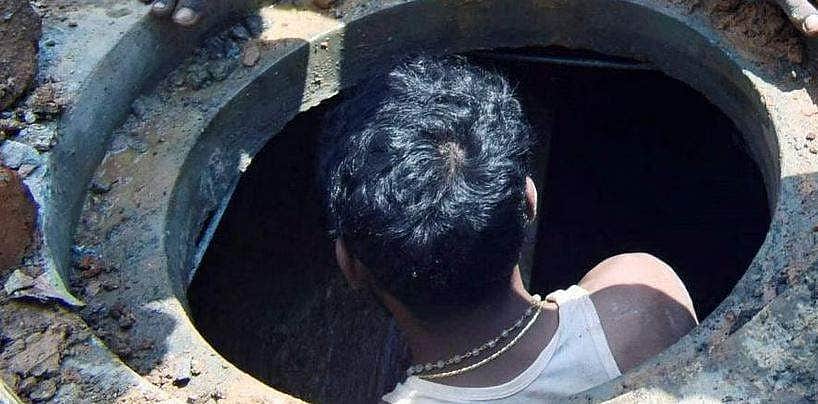 பூனை கண்ணை மூடினால்...: மனிதர்கள் மூலம் மலம் அள்ளும் நிலை குறித்த தலையங்கம்