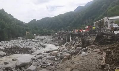 சீனா: சியானில் ஏற்பட்ட நிலச்சரிவில் சிக்கி 21 பேர் பலி; 6 பேரை காணவில்லை