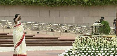 தில்லி போர் நினைவிடத்தில் குடியரசுத் தலைவர் மரியாதை!