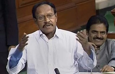 மோடியின் குடும்பம் இந்தியா; வீடு செங்கோட்டை: கார்கேவுக்கு தம்பிதுரை பதில்