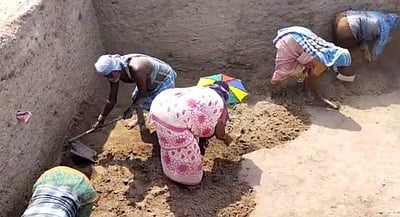 வெம்பக்கோட்டை அகழாய்வில் சூது பவள  மணிகள் கண்டெடுப்பு