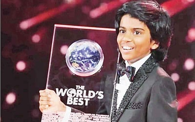 நிலவில் பியானோ வாசிக்க வேண்டும்! 