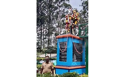 கொல்லிமலை: வல்வில் ஓரி மன்னன் சிலைக்கு மரியாதை!