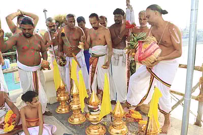 ஸ்ரீவீரராகவ பெருமாள் கோயில் குடமுழுக்கு - புகைப்படங்கள்