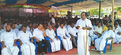 புதுக்கோட்டையில் திமுக உண்ணாவிரதம்