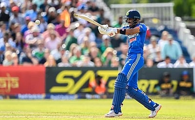 2-வது டி20: ருதுராஜ் அரைசதம்; அயர்லாந்துக்கு 186 ரன்கள் இலக்கு!