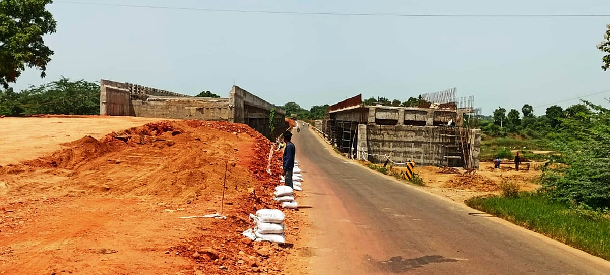 மந்தகதியில் ஒதப்பை கொசஸ்தலை ஆறு மேம்பால பணி