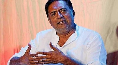 நகைச்சுவை புரியவில்லை எனில் நீங்கள்தான் நகைச்சுவையே: சந்திரயான் பதிவிற்கு பிரகாஷ் ராஜ் விளக்கம்!