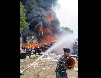 தில்லி தொழிற்சாலையில் தீ விபத்து
