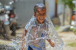 சேலத்தில் நடப்பாண்டில் 
முதல்முறையாக சதமடித்த வெயில்!