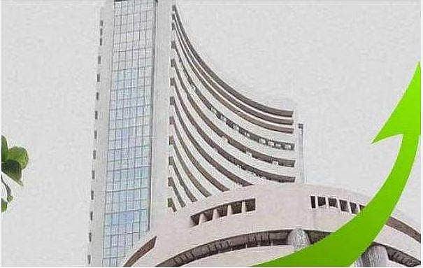 வங்கிப் பங்குகளுக்கு வரவேற்பு: சென்செக்ஸ், நிஃப்டி முன்னேற்றம்