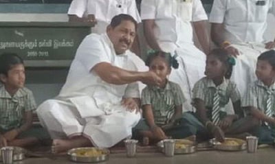 காலை உணவுத் திட்டத்தை தொடக்கிவைத்த அதிமுக எம்எல்ஏ!