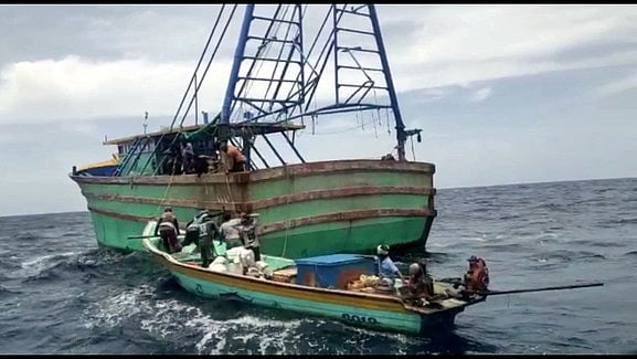 ஒவ்வொரு நாளும் துயரம்