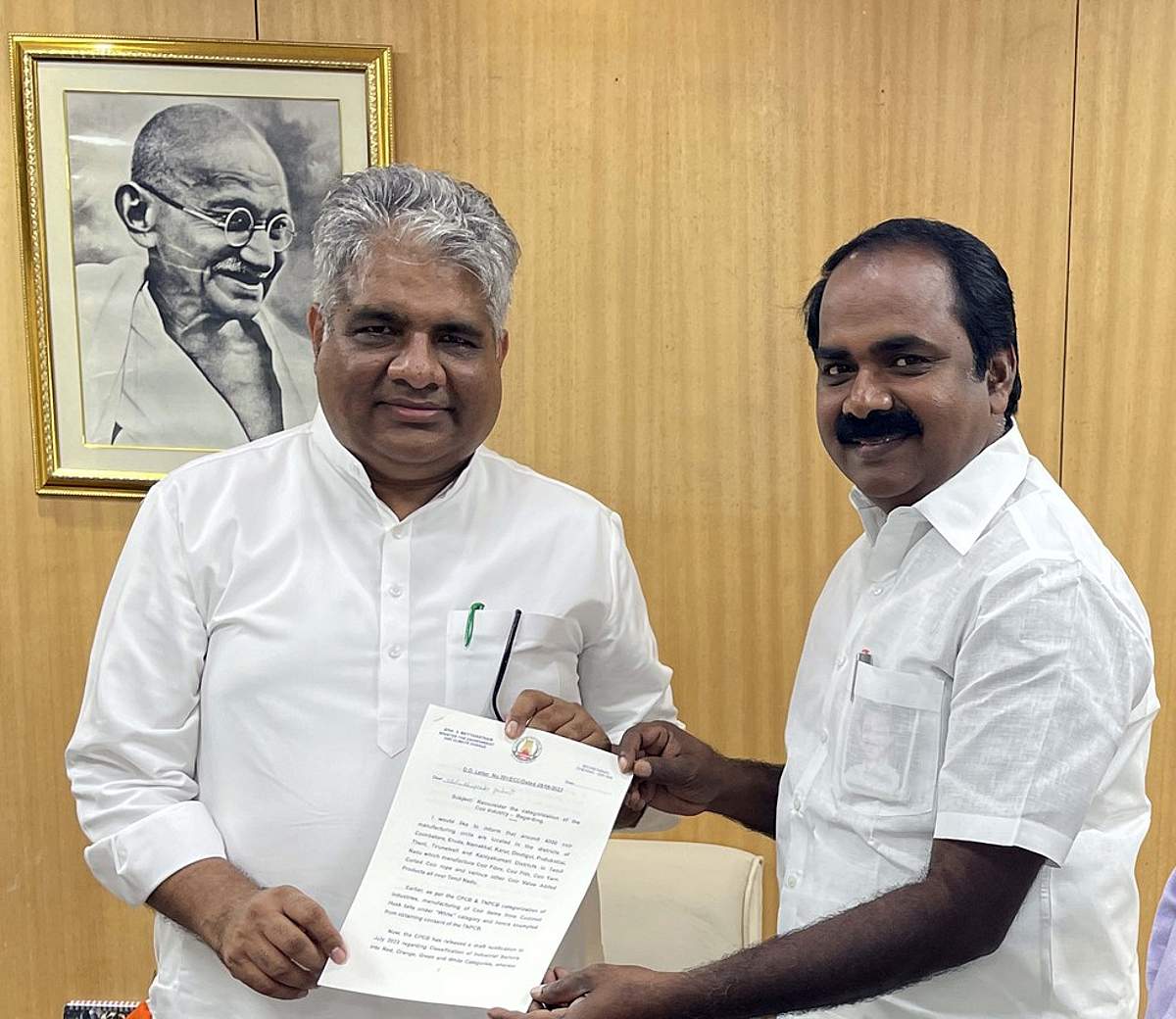 தென்னை நாா் தொழிலை ஆரஞ்சு வகைப்படுத்துவதற்கு தமிழகம் எதிா்ப்பு