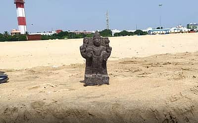 மெரீனாவில் கற்சிலை மீட்பு