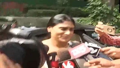 கூட்டணியில் இணைகிறாரா? சோனியாவுடன் ஒய்.எஸ்.ஆர் சர்மிளா சந்திப்பு!