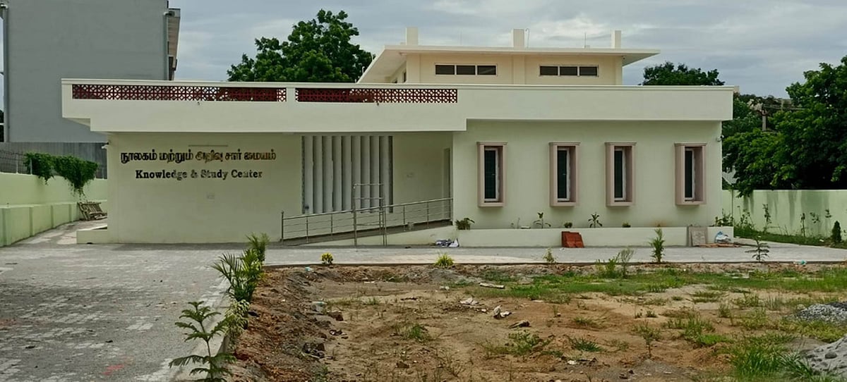 திருவள்ளூா் நகராட்சியில் நவீன நூலகம், அறிவு சாா் மையம்: போட்டித்தோ்வுகளை எதிா்கொள்ளஇளைஞா்களுக்கு வாய்ப்பு