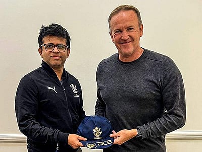 ஆர்சிபி அணிக்கு புதிய தலைமைப் பயிற்சியாளர் நியமனம்!