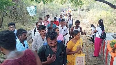 சதுரகிரிக்குச் செல்ல பக்தா்களுக்கு 6  நாள்கள் அனுமதி