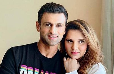 இன்ஸ்டாவில் சுயவிவரத்தை மாற்றிய சோயிப் மாலிக்:  சானியாவுடன் விவாகரத்தா?