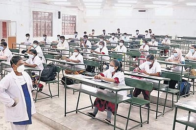 7.5% இடஒதுக்கீடு: மாணவர்களிடம் கட்டணம் வசூலிக்கக் கூடாது!