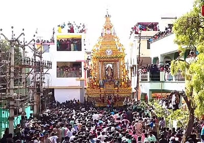 தூய பனிமய மாதா தங்கத் தோ் திருவிழா தொடங்கியது!