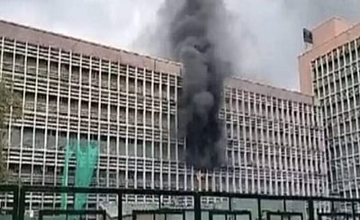 தில்லி எய்ம்ஸ் மருத்துவமனையில் தீ விபத்து!