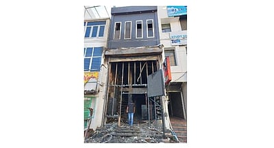 கோவையில் அழகு சாதன பொருட்கள் விற்பனை நிலையத்தில் தீ விபத்து