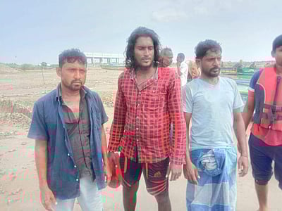 வேதாரண்யம் பகுதி கடல் பரப்புக்குள் வந்த இலங்கையைச் சேர்ந்த மூவர் கைது