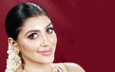கிறுகிறுக்க வைக்கும் யாஷிகா ஆனந்த் - புகைப்படங்கள்