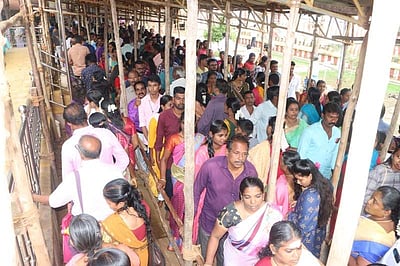 நாகராஜா கோயிலில் அலைமோதிய பக்தர்கள் கூட்டம்! 