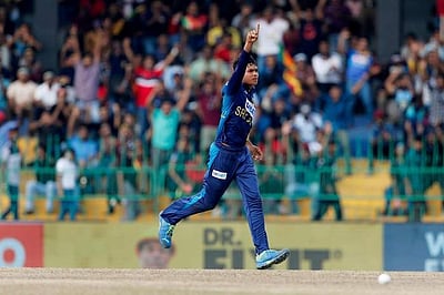 இந்தியாவுக்கு எதிராக 5 விக்கெட்டுகள்: யாரிந்த துனித் வெல்லாலகே? 