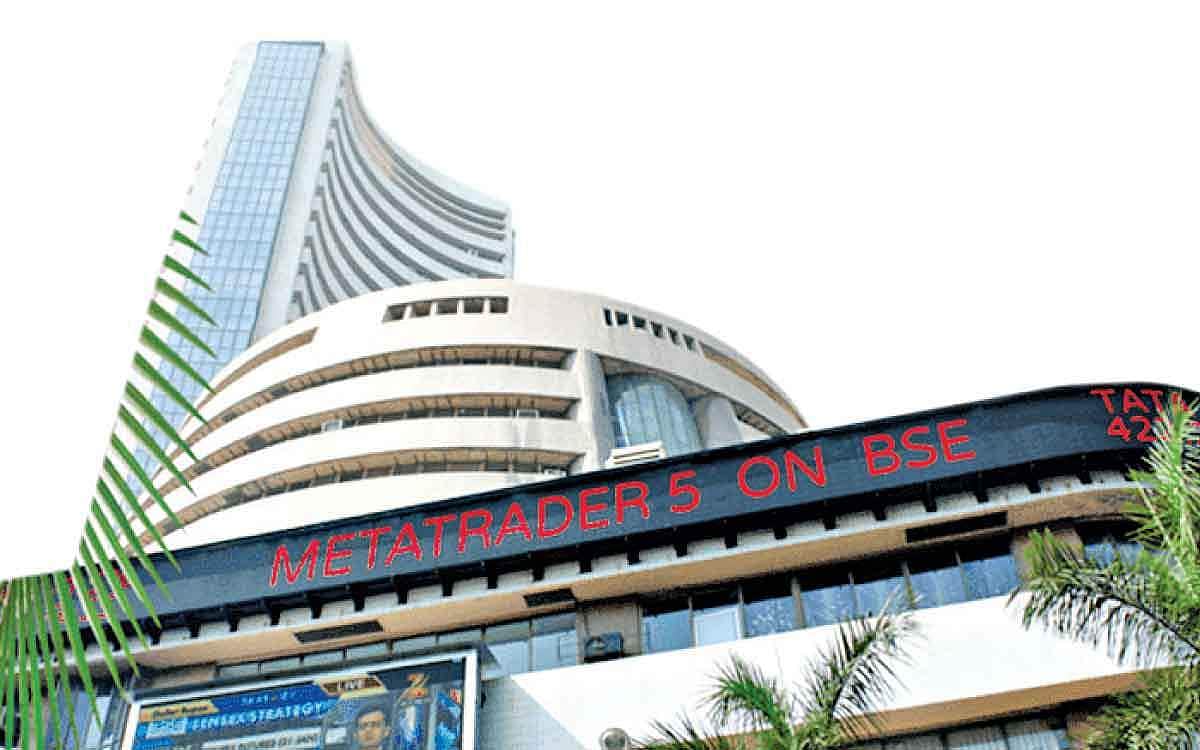 பங்குச் சந்தை மதிப்பு ரூ.5.60 லட்சம் கோடி வீழ்ச்சி